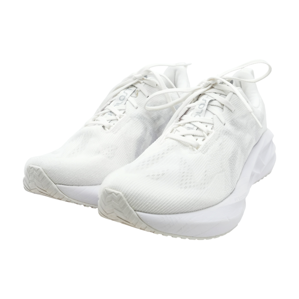 NOVABLAST 5 Low-Top Athletic Shoes – Unclaimed Baggage