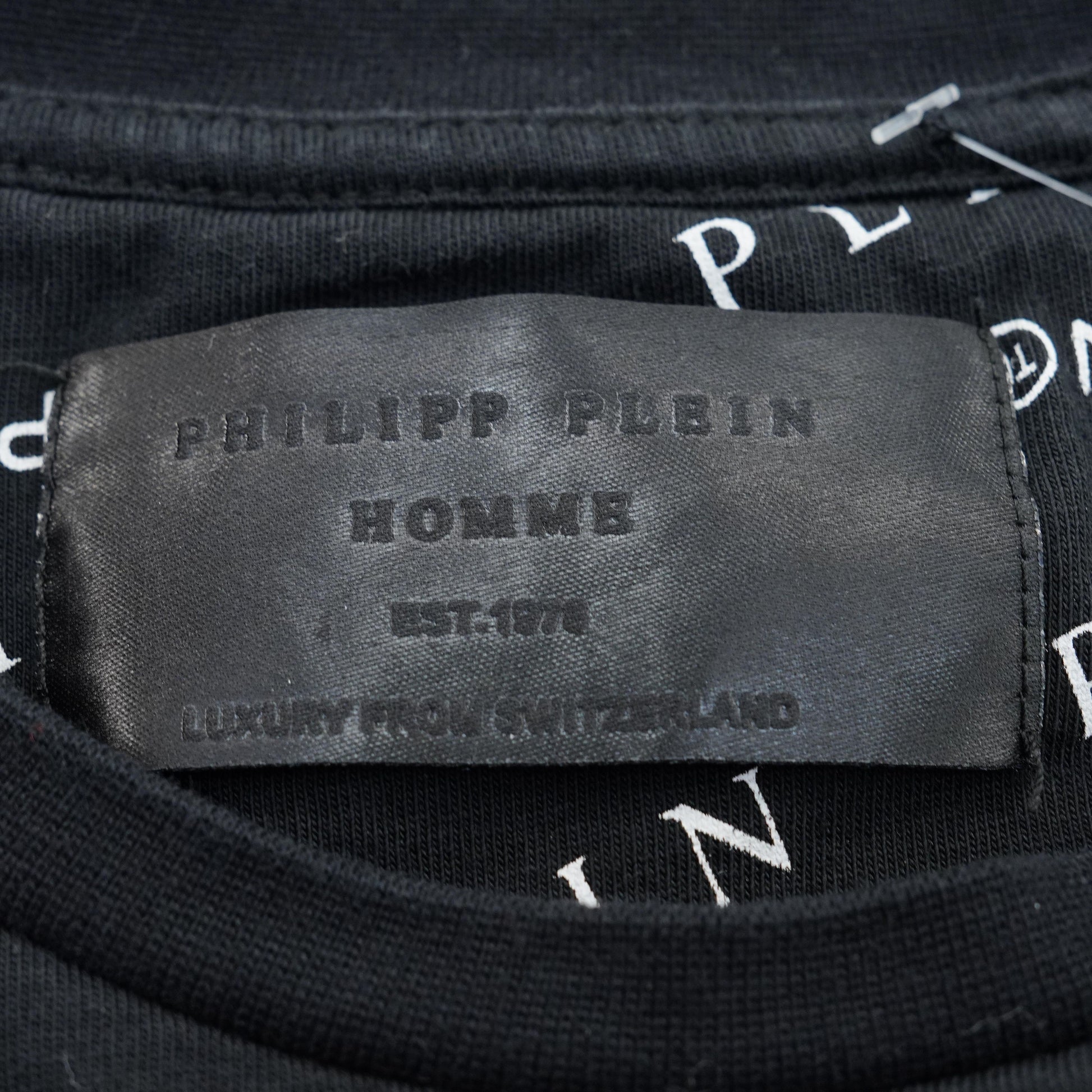 Black L'Homme Embroidered Detail Crewneck T-Shirt – Unclaimed Baggage