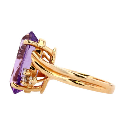 14K Gold Elongated Oval Center Amethyst Cocktail Ring W/ Small Diamond Accents