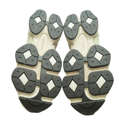 9060 White Low Top Athletic Shoes