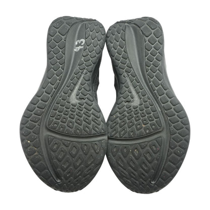 Black Low Top Athletic Shoes