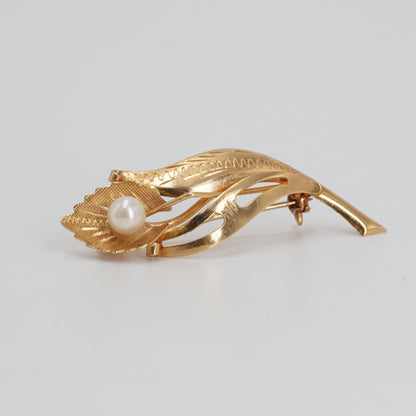 18K Gold Floral Etched Pearl Brooch