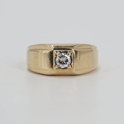 14K Gold Tapered Ring with Round Cut Diamond Center Size 15