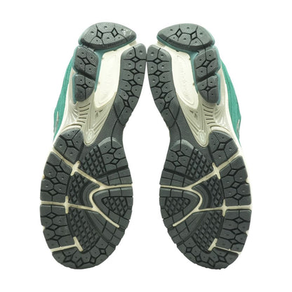 2002R Green Low Top Athletic Shoes