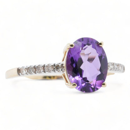 14K Gold Oval Amethyst With Diamond Accents Ring