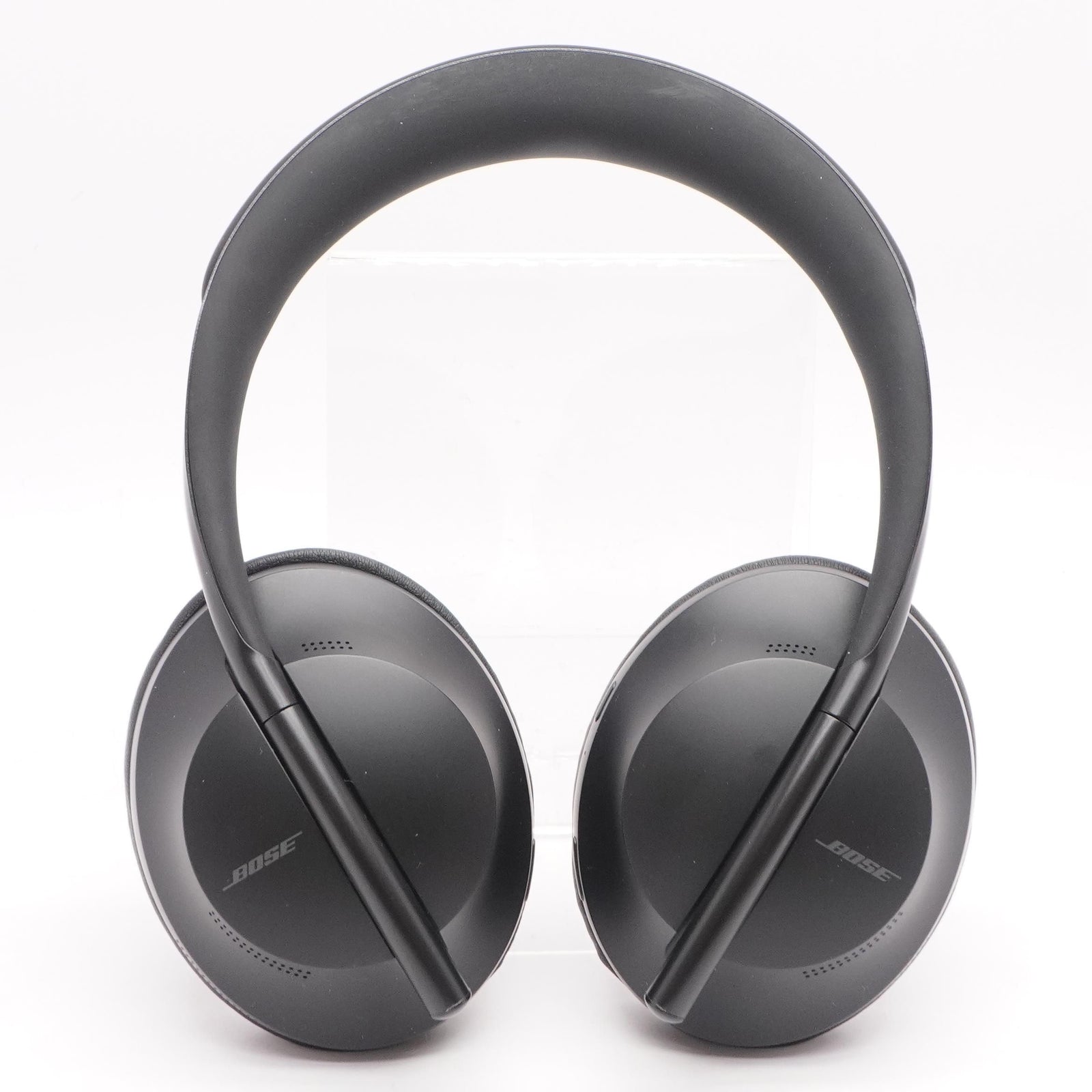 Black Noise Cancelling 700 Headphones | Unclaimed Baggage