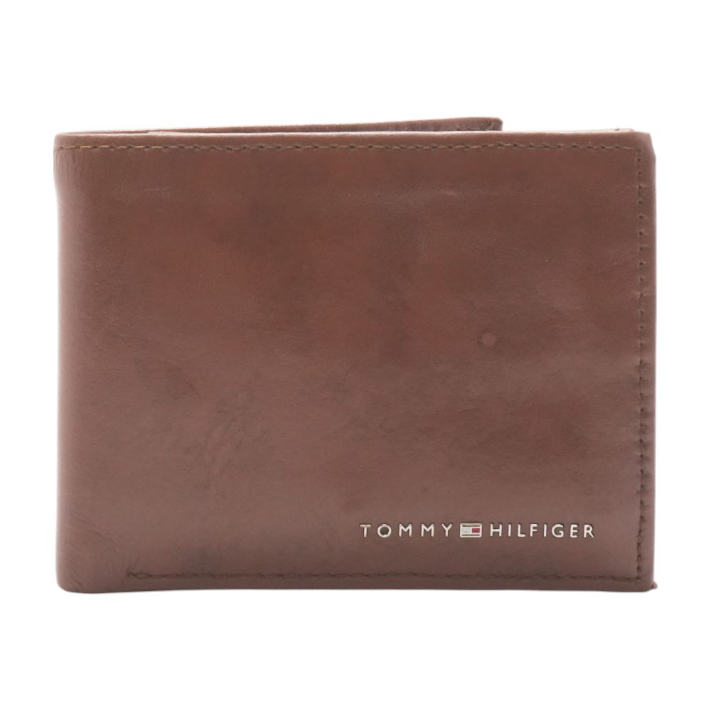 Brown Bifold Wallet – Unclaimed Baggage