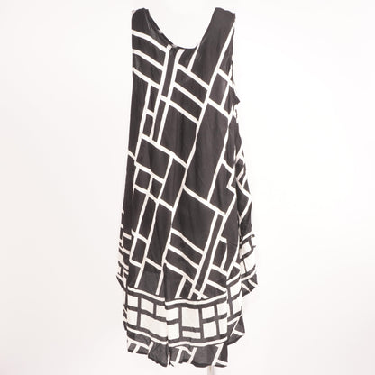 Black Graphic Midi Dress