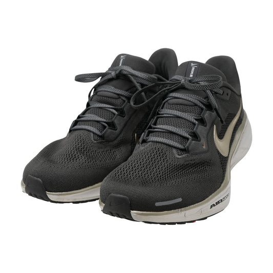 Gray Low Top Athletic Shoes