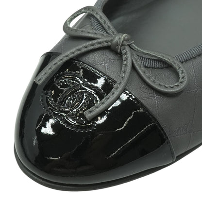 Interlocking CC Ballet Flats in Gray