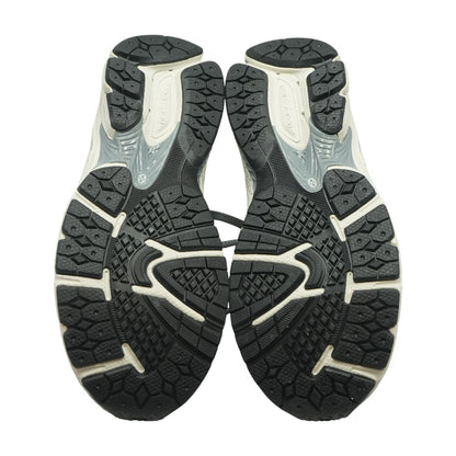 2002R Gray Athletic Shoes