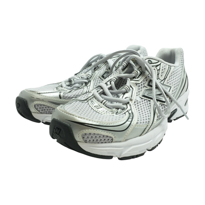 740 Low-Top Athletic Shoes