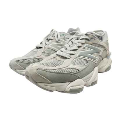 9060 Low-Top Athletic Shoes