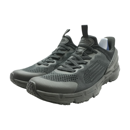 Black Low-Top Athletic Shoes