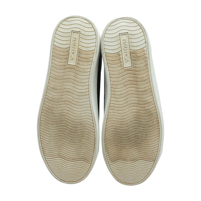 Black Low-Top Athletic Shoes