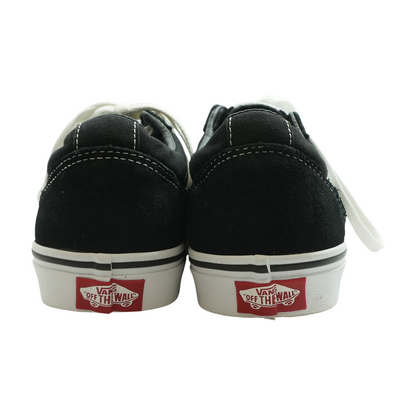 Black Low-Top Athletic Shoes