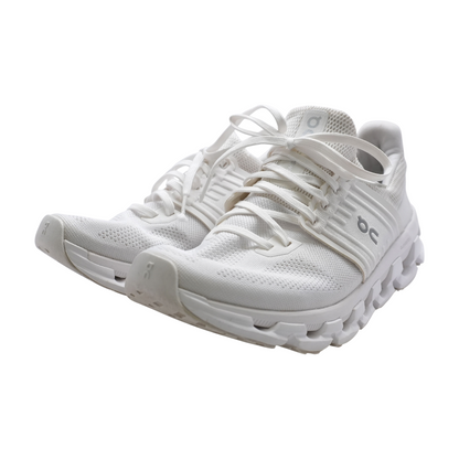 Cloudswift 3 Low-Top Athletic Shoes