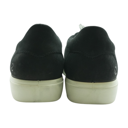 Soft 7 Low-Top Athletic Shoes