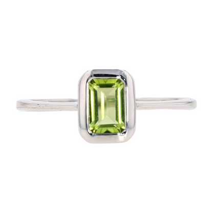 1/2 ctw Sterling Silver Peridot Fashion Ring