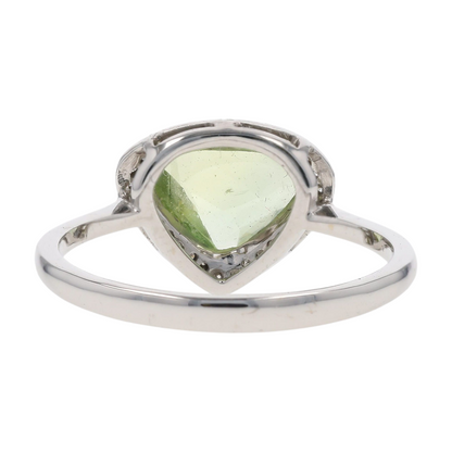 18K White Gold Sapphire Fashion Ring