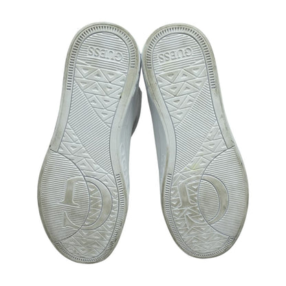 Traingle Low top White Athletic Shoes