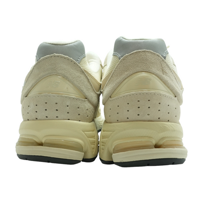 2002R Low-Top Athletic Shoes