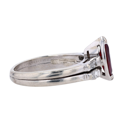 14K White Gold Red Stone Fashion Ring