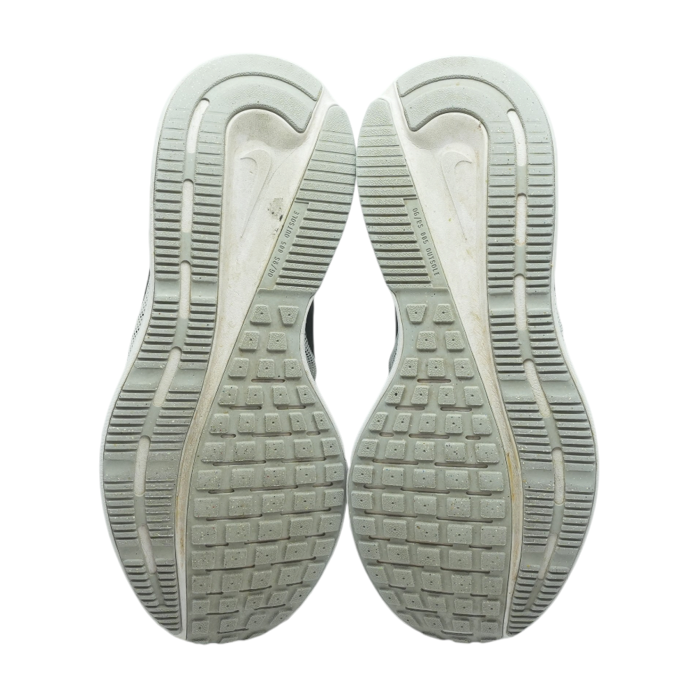 Run Swift 3 Low-Top Athletic Shoes