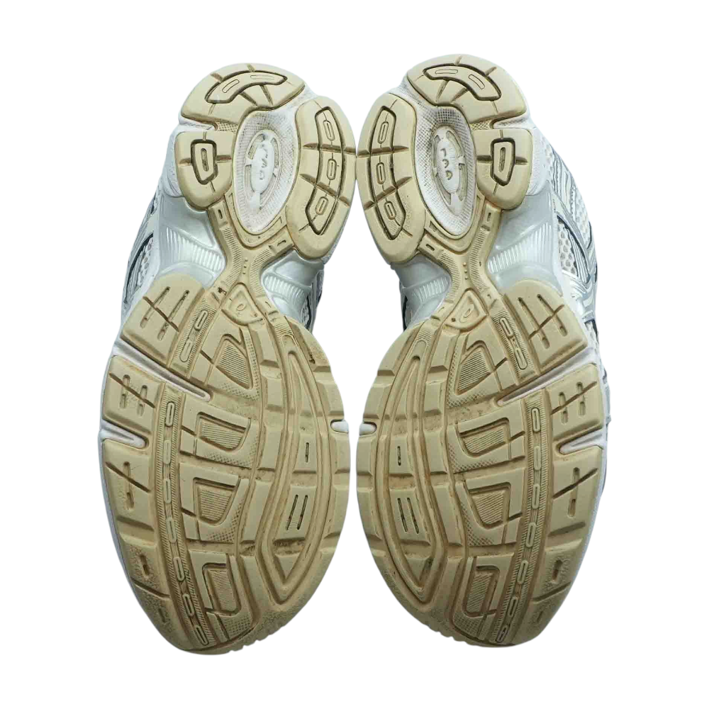 Asics Silver Low-Top Athletic Shoes – Image 3