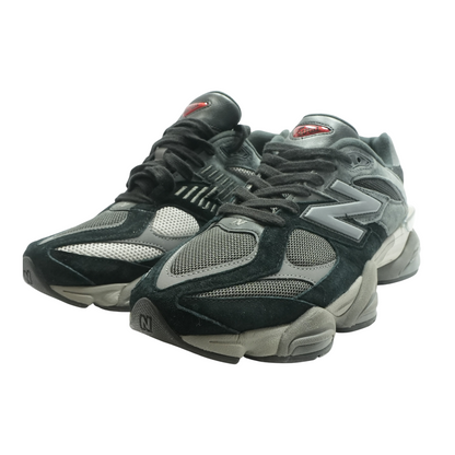 9060 Low-Top Athletic Shoes