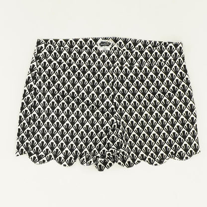 Black Graphic Scallop Chino Shorts