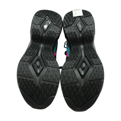 Black Low-Top Athletic Shoes
