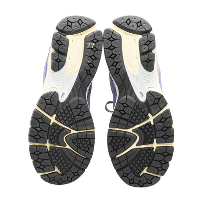 2002R Low-Top Athletic Shoes