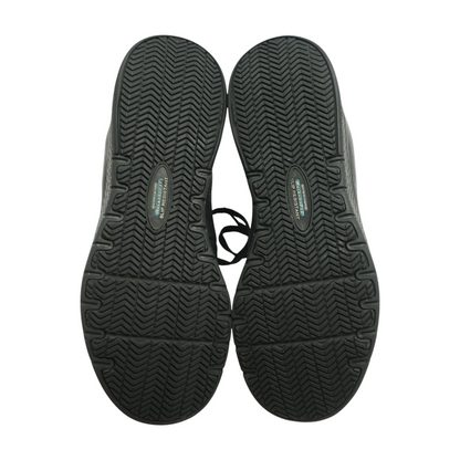 Black Low-Top Athletic Shoes