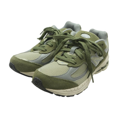 2002R Green Athletic Shoes