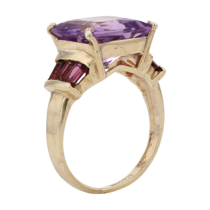 10K Yellow Gold Purple Stone Fashion Ring
