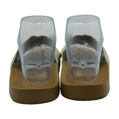 Olukai Beige Flat Sandals – Image 3