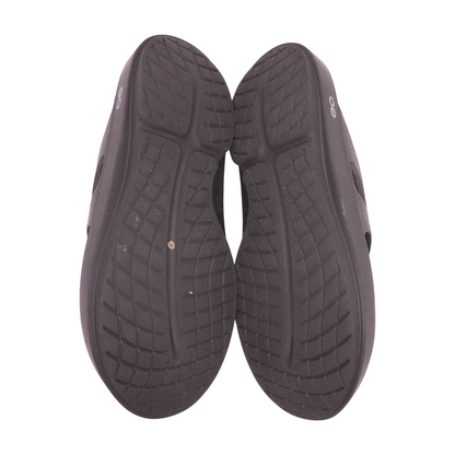 Black Flip-Flop Sandals