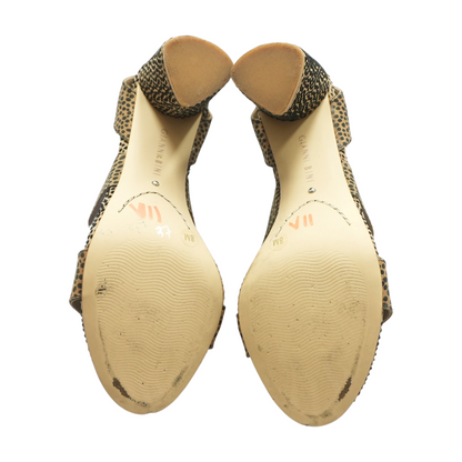 Tan Heels