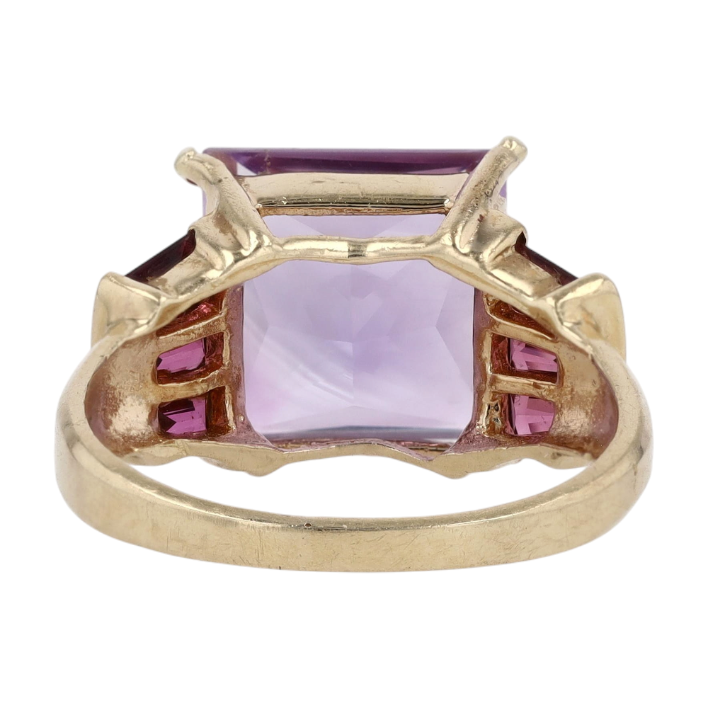 10K Yellow Gold Purple Stone Fashion Ring