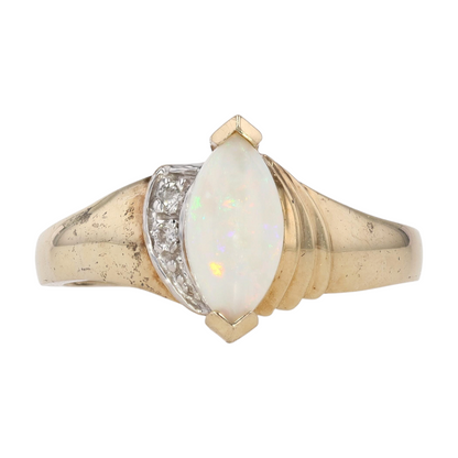 10K Yellow Gold Opal Fashion Ring