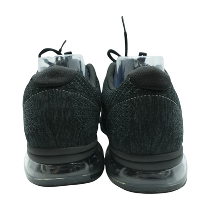 Low-Top Athletic Shoes