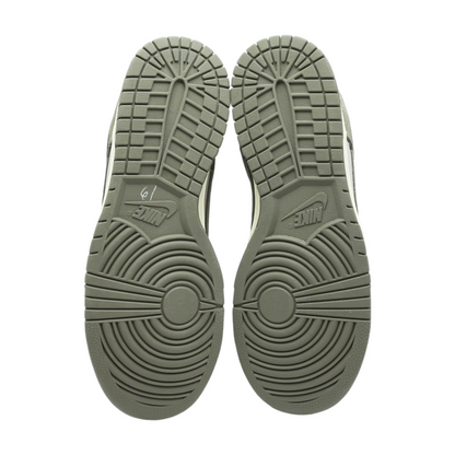 Dunk Low SE Platinum Violet Cave Stone Low-Top Athletic Shoes