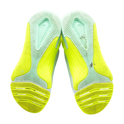 Metcon 8 FlyEase Low-Top Athletic Shoes