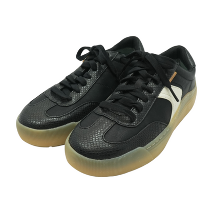 Time Off Win Low-Top Athletic Shoes