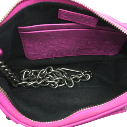 Le Cagole Shoulder Bag in Lipstick Pink