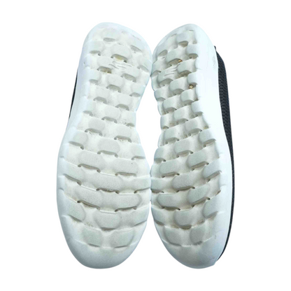 Black Low-Top Athletic Shoes