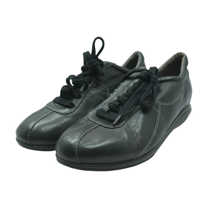 Low-Top Athletic Shoes