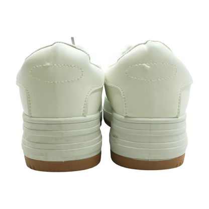 Low-Top Athletic Shoes