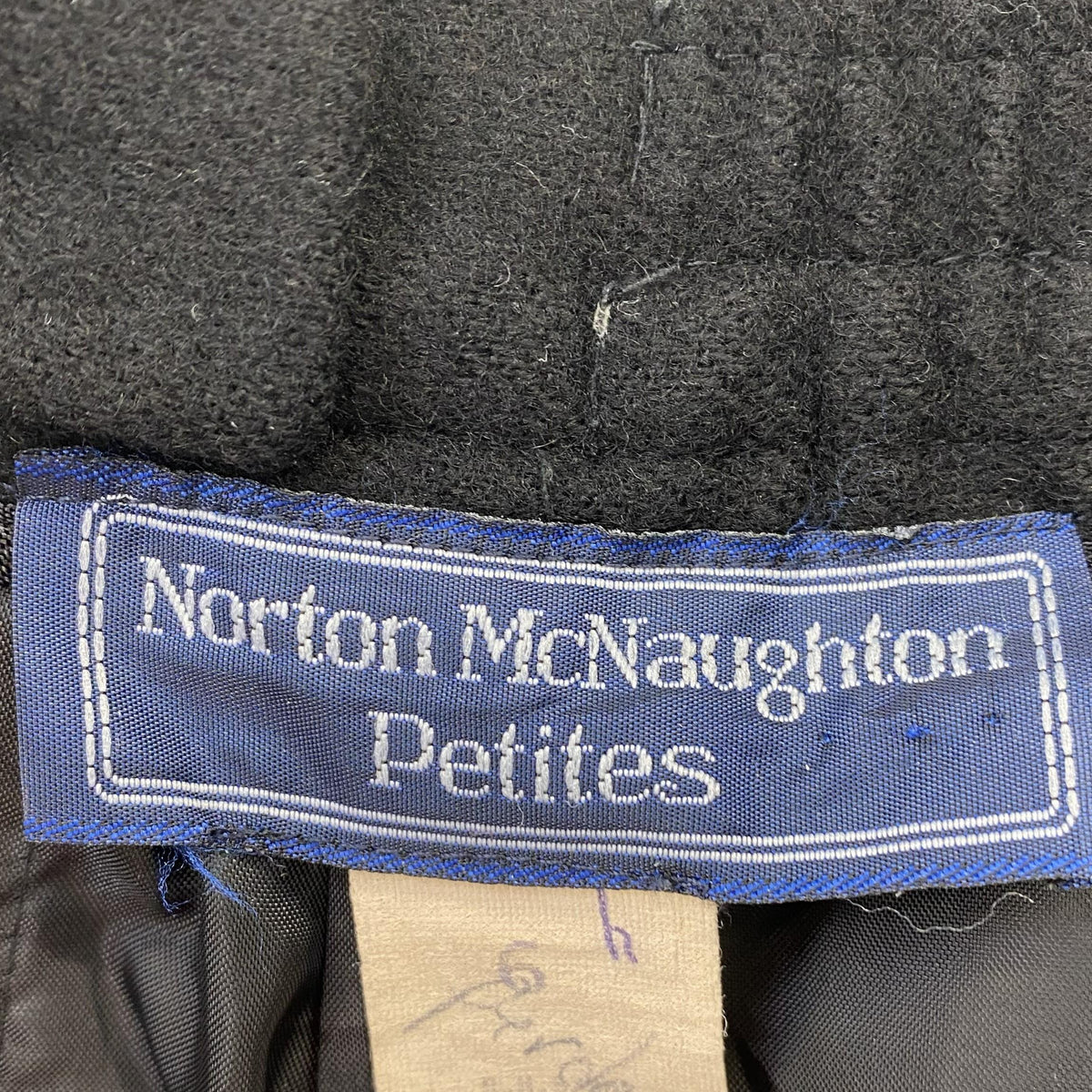 Norton McNaughton Vintage Black Petite Mini Skirt – Image 3